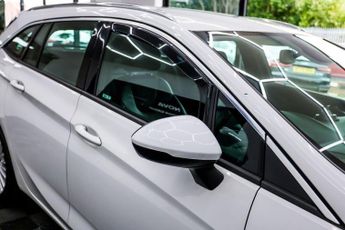 VAUXHALL ASTRA 1.6 CDTi Elite Nav Sports Tourer 5dr Diesel Auto Euro 6 (136 ps)