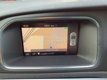 VOLVO V40 CROSS COUNTRY 1.5 T3 Pro Hatchback 5dr Petrol Auto Euro 6 (s/s) (152 ps)