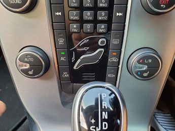 VOLVO V40 CROSS COUNTRY 1.5 T3 Pro Hatchback 5dr Petrol Auto Euro 6 (s/s) (152 ps)