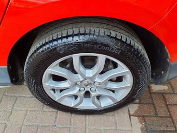 VOLVO V40 CROSS COUNTRY 1.5 T3 Pro Hatchback 5dr Petrol Auto Euro 6 (s/s) (152 ps)