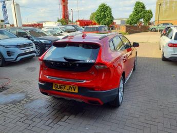 VOLVO V40 CROSS COUNTRY 1.5 T3 Pro Hatchback 5dr Petrol Auto Euro 6 (s/s) (152 ps)