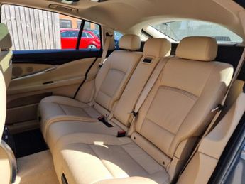 BMW 5 SERIES GRAN TURISMO 2.0 520d Luxury GT 5dr Diesel Auto Euro 6 (s/s) (184 ps)