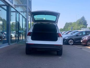 VOLKSWAGEN TIGUAN 2.0 TDI BlueMotion Tech SE SUV 5dr Diesel DSG 4Motion Euro 6 (s/