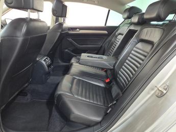 VOLKSWAGEN PASSAT 2.0 TDI BlueMotion Tech GT Saloon 4dr Diesel DSG Euro 6 (s/s) (1