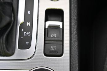 VOLKSWAGEN TOUAREG 3.0 TDI V6 BlueMotion Tech R-Line SUV 5dr Diesel Tiptronic 4WD E