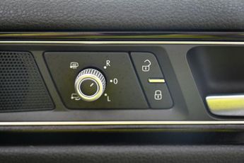VOLKSWAGEN TOUAREG 3.0 TDI V6 BlueMotion Tech R-Line SUV 5dr Diesel Tiptronic 4WD E