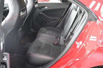 MERCEDES-BENZ CLA 2.1 CLA220d AMG Line Coupe 4dr Diesel 7G-DCT Euro 6 (s/s) (177 p