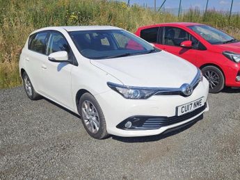 Toyota Auris 1.2 VVT-i Business Edition Hatchback 5dr Petrol Manual Euro 6 (s
