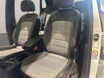 VOLKSWAGEN TIGUAN 2.0 TDI R-Line SUV 5dr Diesel DSG 4Motion Euro 6 (s/s) (150 ps)
