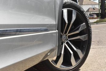 VOLKSWAGEN TIGUAN 2.0 TDI R-Line Tech SUV 5dr Diesel DSG 4Motion Euro 6 | LOW MILE