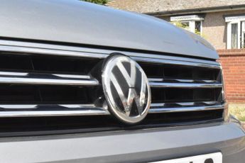 VOLKSWAGEN TIGUAN 2.0 TDI R-Line Tech SUV 5dr Diesel DSG 4Motion Euro 6 | LOW MILE