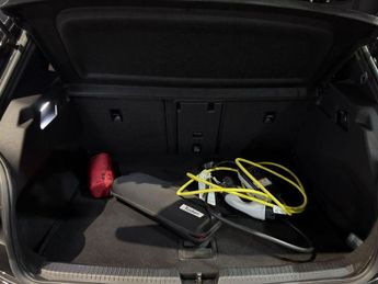 VOLKSWAGEN ID.3 Pro S 77kWh Tour Hatchback 5dr Electric Auto (204 ps)