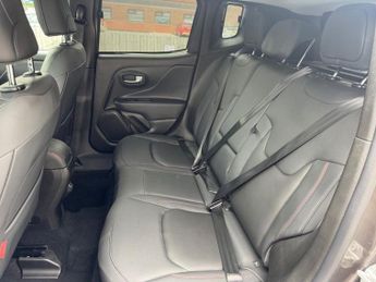 JEEP RENEGADE 1.3 GSE T4 11.4kWh Trailhawk SUV 5dr Petrol Plug-in Hybrid Auto 