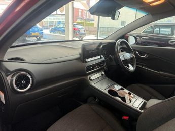 HYUNDAI KONA 64kWh Premium SUV 5dr Electric Auto (10.5kW Charger) (204 ps)