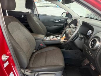 HYUNDAI KONA 64kWh Premium SUV 5dr Electric Auto (10.5kW Charger) (204 ps)
