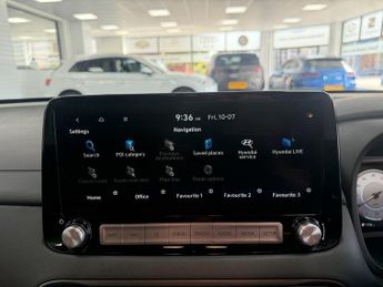 HYUNDAI KONA 64kWh Premium SUV 5dr Electric Auto (10.5kW Charger) (204 ps)