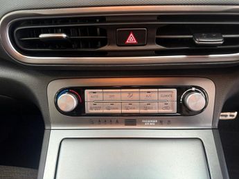 HYUNDAI KONA 64kWh Premium SUV 5dr Electric Auto (10.5kW Charger) (204 ps)