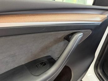 TESLA MODEL Y SUV 5dr Electric Auto RWD (346 ps)