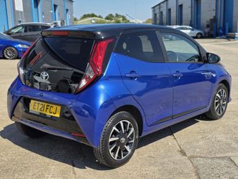 TOYOTA AYGO 1.0 VVT-i x-trend Hatchback 5dr Petrol x-shift Euro 6 (Safety Se
