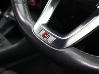 AUDI Q3 1.5 TFSI CoD 35 S line SUV 5dr Petrol S Tronic Euro 6 (s/s) (150