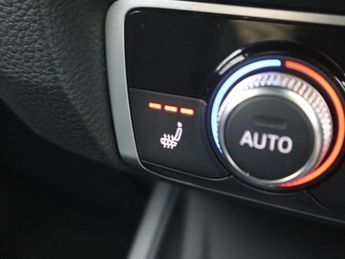 AUDI Q3 1.5 TFSI CoD 35 S line SUV 5dr Petrol S Tronic Euro 6 (s/s) (150