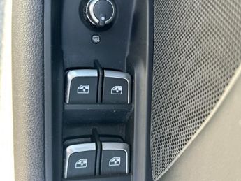 AUDI A3 1.5 TFSI CoD 35 S line Sportback 5dr Petrol S Tronic Euro 6 (s/s