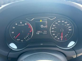 AUDI A3 1.5 TFSI CoD 35 S line Sportback 5dr Petrol S Tronic Euro 6 (s/s