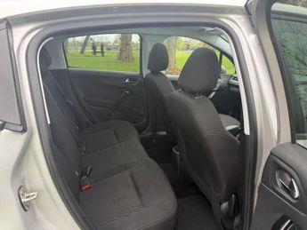 PEUGEOT 208 1.2 VTi PureTech Style Hatchback 5dr Petrol Manual Euro 5 (82 ps