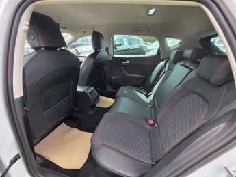 SEAT LEON 1.5 eTSI MHEV FR Hatchback 5dr Petrol Hybrid DSG Euro 6 (s/s) (1