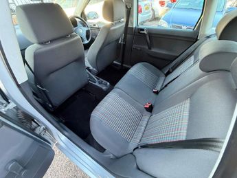 VOLKSWAGEN POLO 1.4 S Hatchback 5dr Petrol Automatic (185 g/km, 74 bhp)