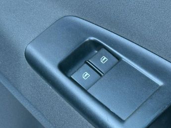 VOLKSWAGEN POLO 1.4 S Hatchback 5dr Petrol Automatic (185 g/km, 74 bhp)
