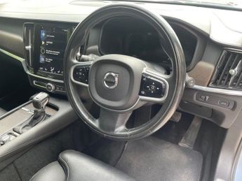 VOLVO V90 Cross Country 2.0 D4 Plus Estate 5dr Diesel Auto AWD 