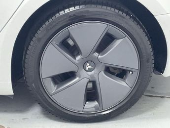 TESLA Model 3 Standard Range Plus Saloon 4dr Electric Auto RWD (241 bhp) - AA 