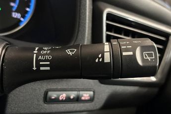 NISSAN LEAF 40kWh N-Connecta Hatchback 5dr Electric Auto (150 ps) Heat Pack,