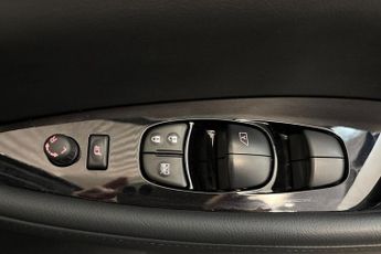 NISSAN LEAF 40kWh N-Connecta Hatchback 5dr Electric Auto (150 ps) Heat Pack,