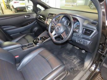 NISSAN LEAF 40kWh N-Connecta Hatchback 5dr Electric Auto (150 ps)