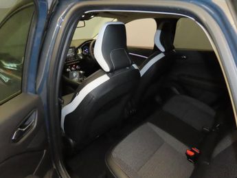 RENAULT CAPTUR 1.6 E-TECH techno SUV 5dr Petrol Hybrid Auto Euro 6 (s/s) (145 p