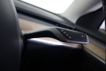 TESLA Model 3 Standard Range Plus Auto RWD 4dr