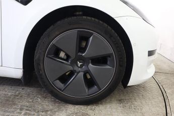 TESLA Model 3 Standard Range Plus Auto RWD 4dr
