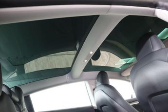 TESLA Model 3 Standard Range Plus Auto RWD 4dr