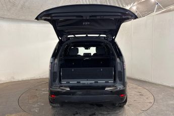 LAND ROVER DISCOVERY 3.0 D300 MHEV R-Dynamic HSE SUV 5dr Diesel Auto 4WD Euro 6 (s/s)