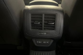 VOLKSWAGEN T-ROC 1.5 TSI GPF EVO R-Line SUV 5dr Petrol DSG Euro 6 (s/s) (150 ps) 