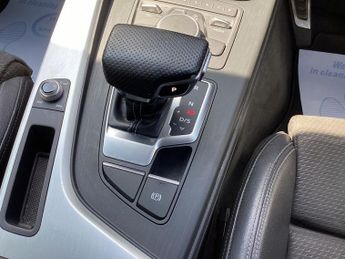 AUDI A4 2.0 TDI S line Saloon 4dr Diesel S Tronic Euro 6 (s/s) (150 ps)