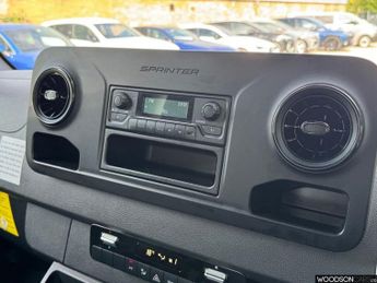 MERCEDES-BENZ eSprinter 55kWh Progressive Panel Van 5dr Electric Auto FWD L2 H2 20kW Cha