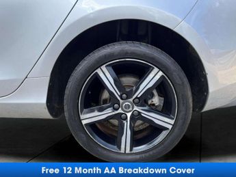 VOLVO V40 1.5 T2 R-Design Hatchback 5dr Petrol Auto Euro 6 (s/s) (122 ps)