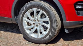 LAND ROVER DISCOVERY SPORT 2.0 TD4 SE Tech SUV 5dr Diesel Auto 4WD Euro 6 (s/s) (180 ps)