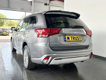 MITSUBISHI OUTLANDER 2.4h TwinMotor 13.8kWh Exceed SUV 5dr Petrol Plug-in Hybrid CVT 