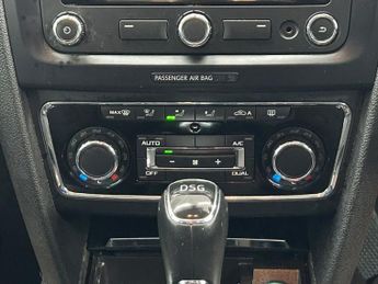 SKODA SUPERB 2.0 TDI SE Business (Leather) Hatchback 5dr Diesel DSG Euro 5 (s
