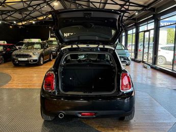 MINI HATCH 1.5 Cooper GPF Hatchback 3dr Petrol Steptronic Euro 6 (s/s) (136