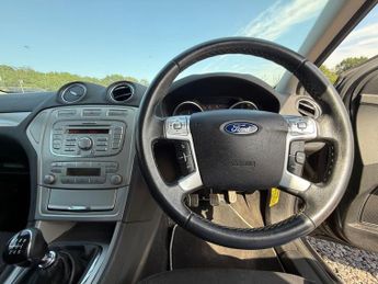 FORD MONDEO 2.0 TDCi Zetec Hatchback 5dr Diesel Manual (154 g/km, 138 bhp)